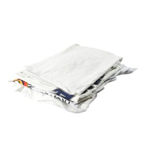 Près des chiffons pour t-shirts blancs